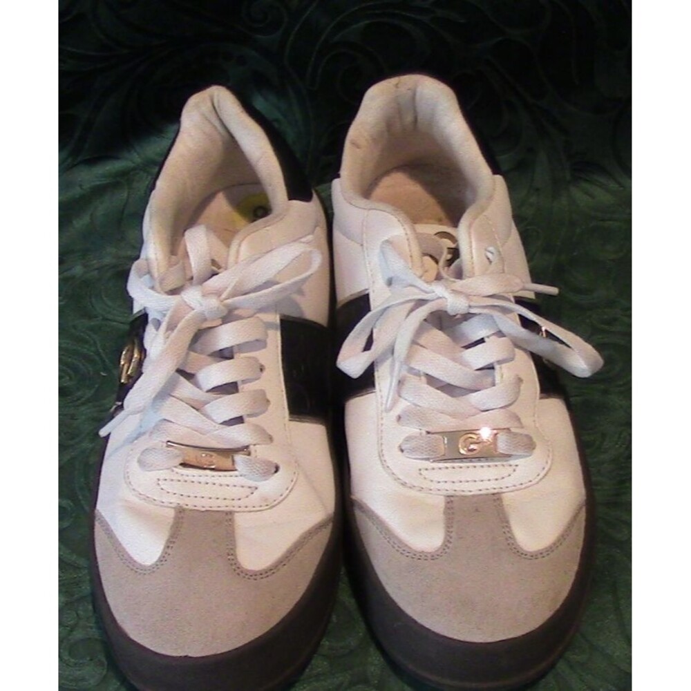 GBG Los Angles Women's Sneakers white, tan & black Sz 9
